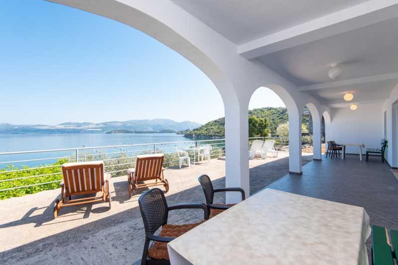 Apartmani Dubravko Putniković Exteriör bild
