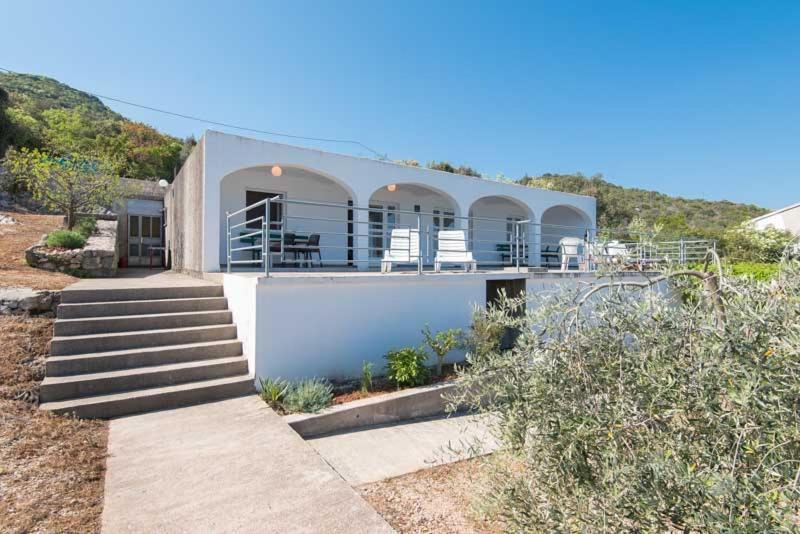 Apartmani Dubravko Putniković Exteriör bild