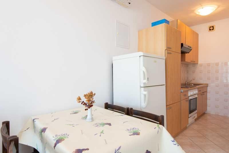 Apartmani Dubravko Putniković Exteriör bild